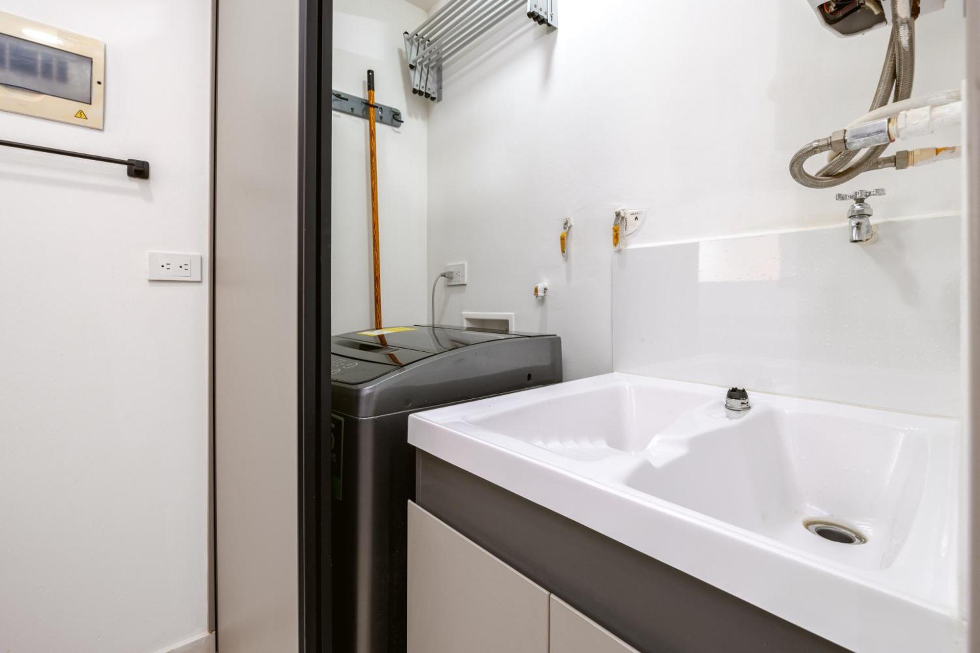 Comodos De 1 Con Vista En Laureles Apartamento *