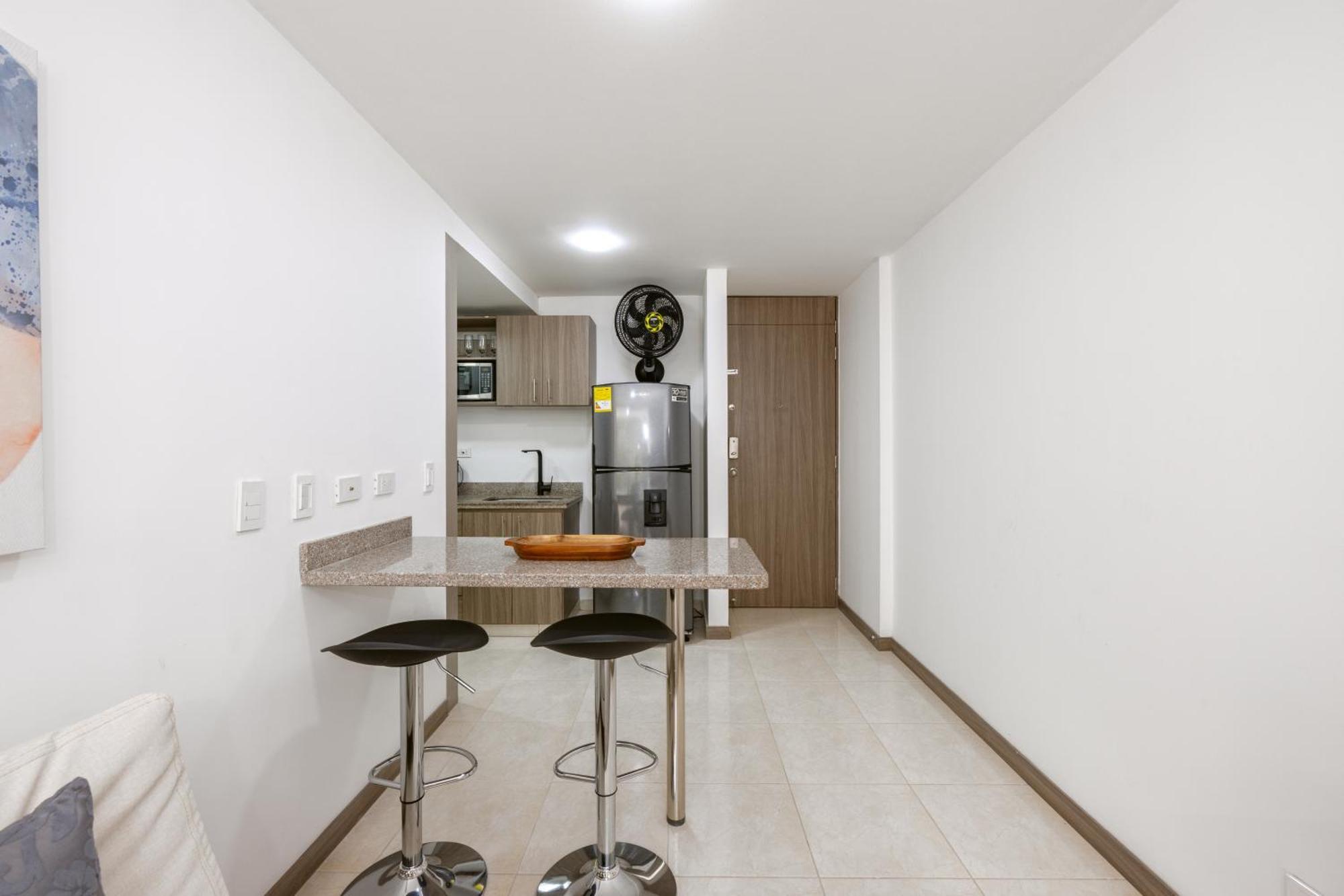 Comodos De 1 Con Vista En Laureles *