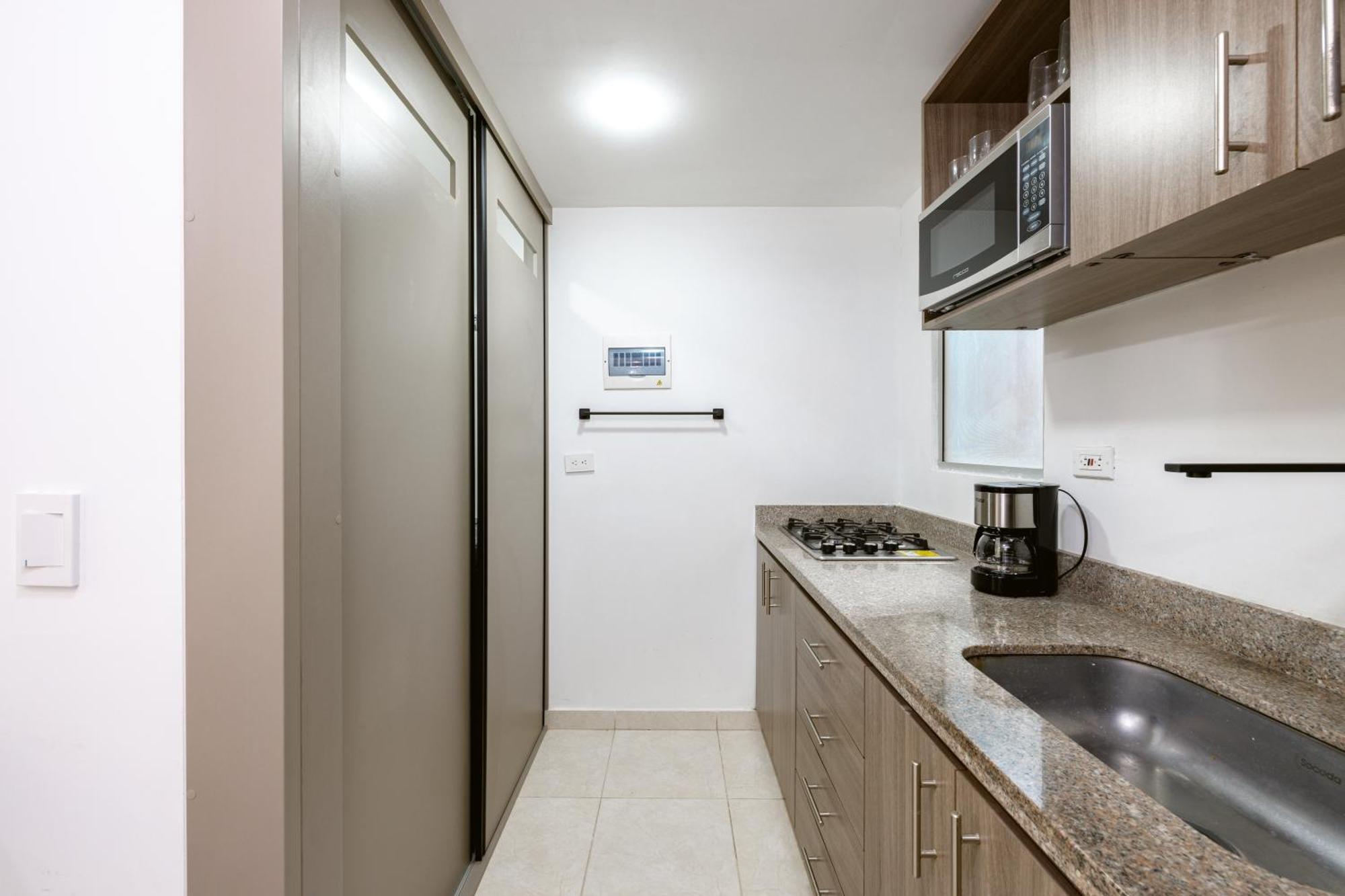 Comodos De 1 Con Vista En Laureles Medellín