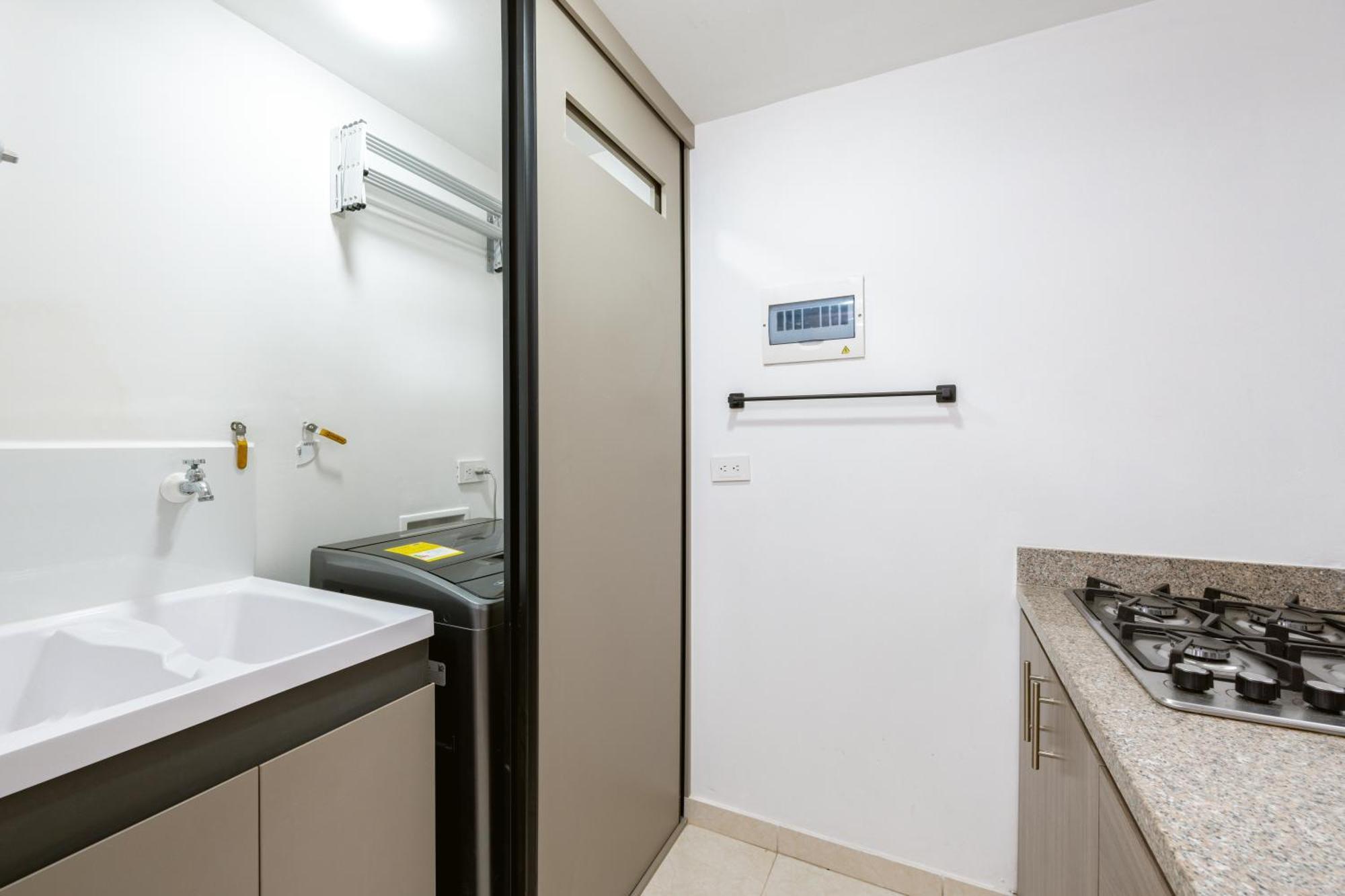 Comodos De 1 Con Vista En Laureles Medellín